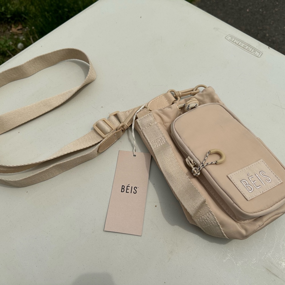 Beige beis water sling